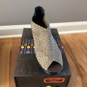 Bernie Mev Women's Clair Peep Toe Shootie - Bronze